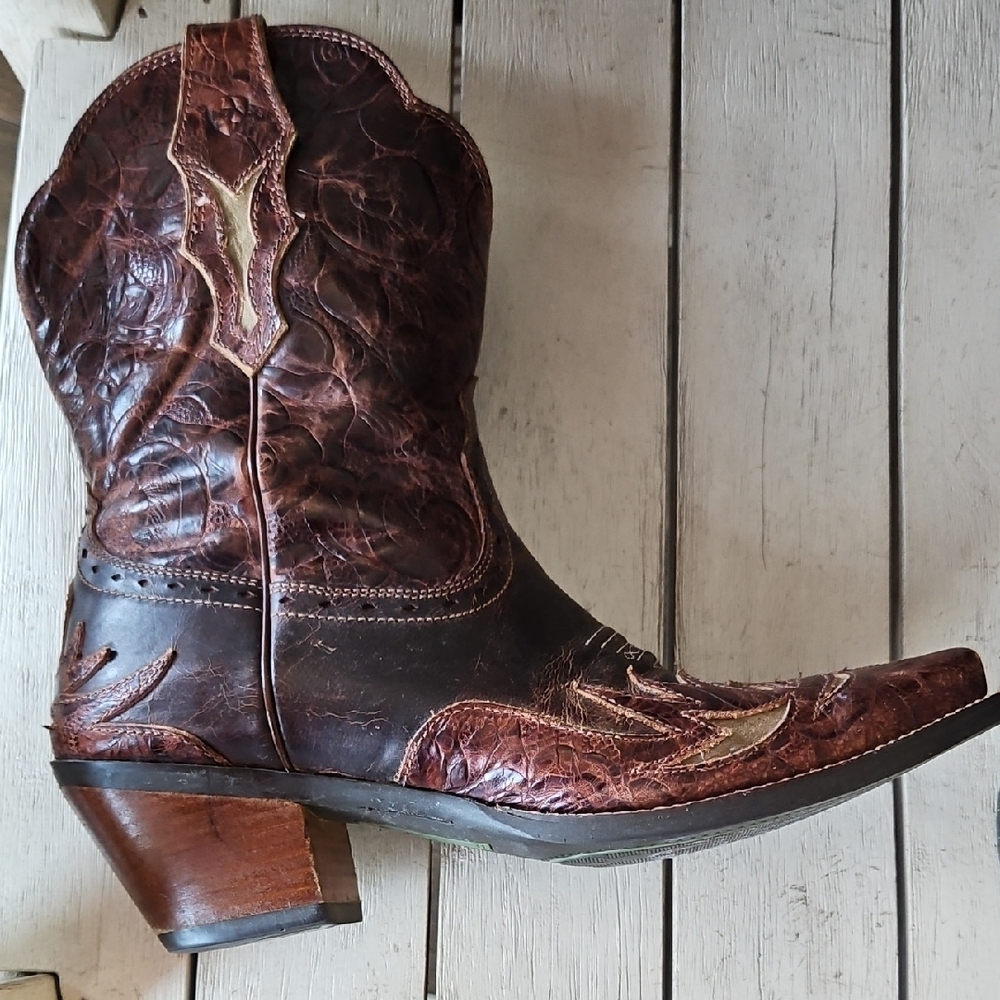 Ariat Distressed Leather Boots - Picture 6 of 6